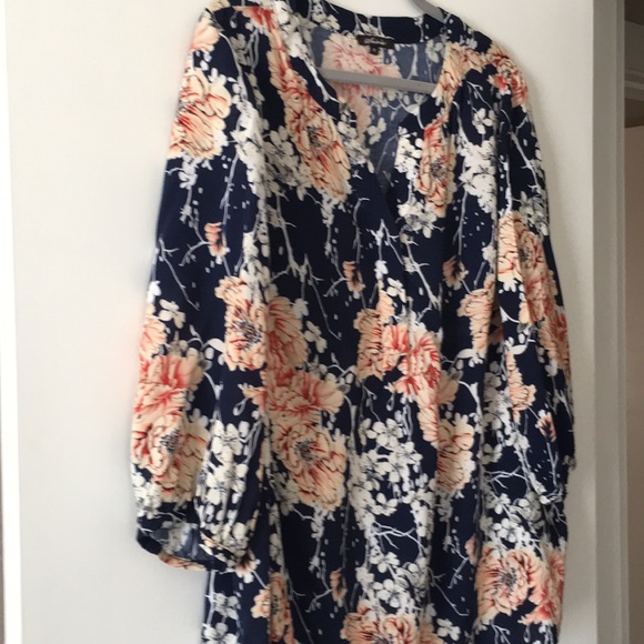 Floral Top - Picture 3 of 4